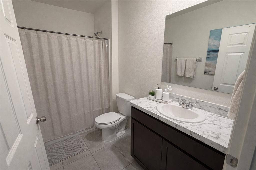 Renting room with shared bathroom
