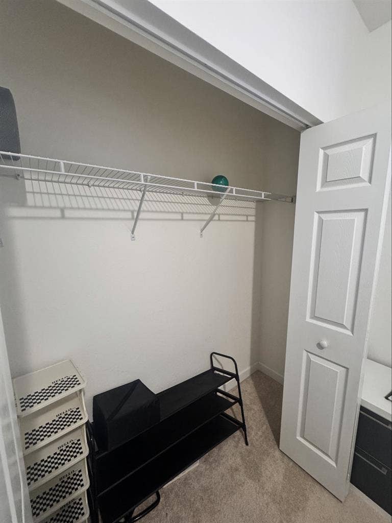 Room for rent Venetian Parc Kendall