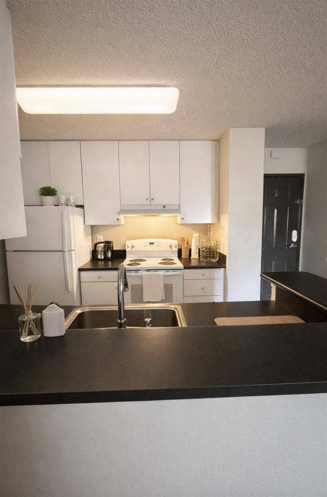 1 bed/1 bath: Pacific Beach, CA
