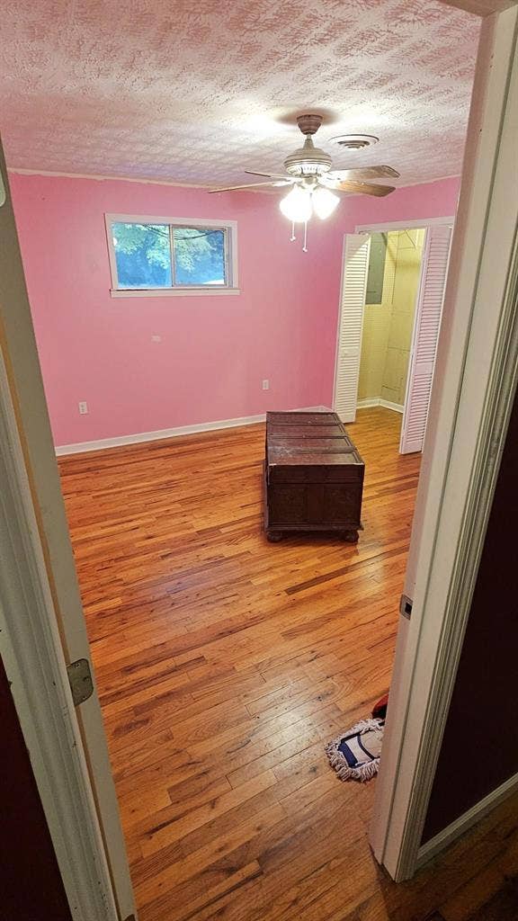 Two rooms for one on Westside