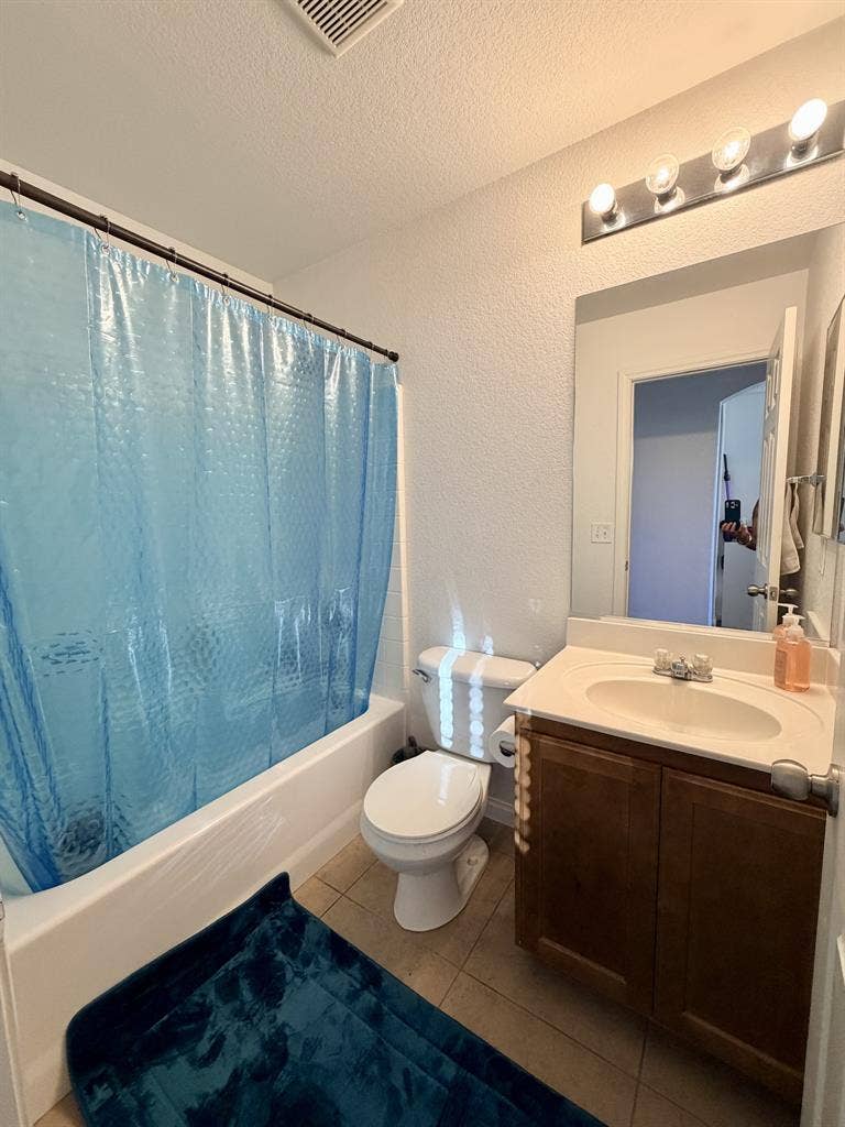 Furnished or unfurnished bedroom