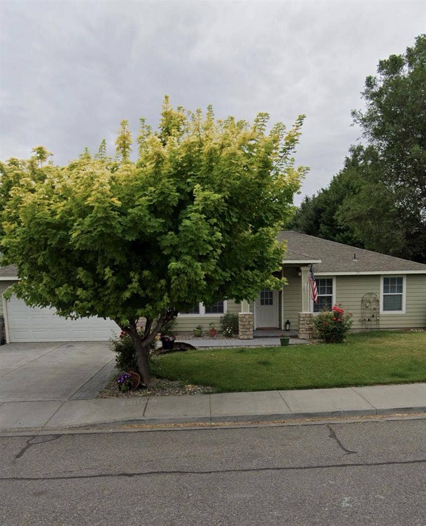 3 bed 2 bath, 1 bed/bath available