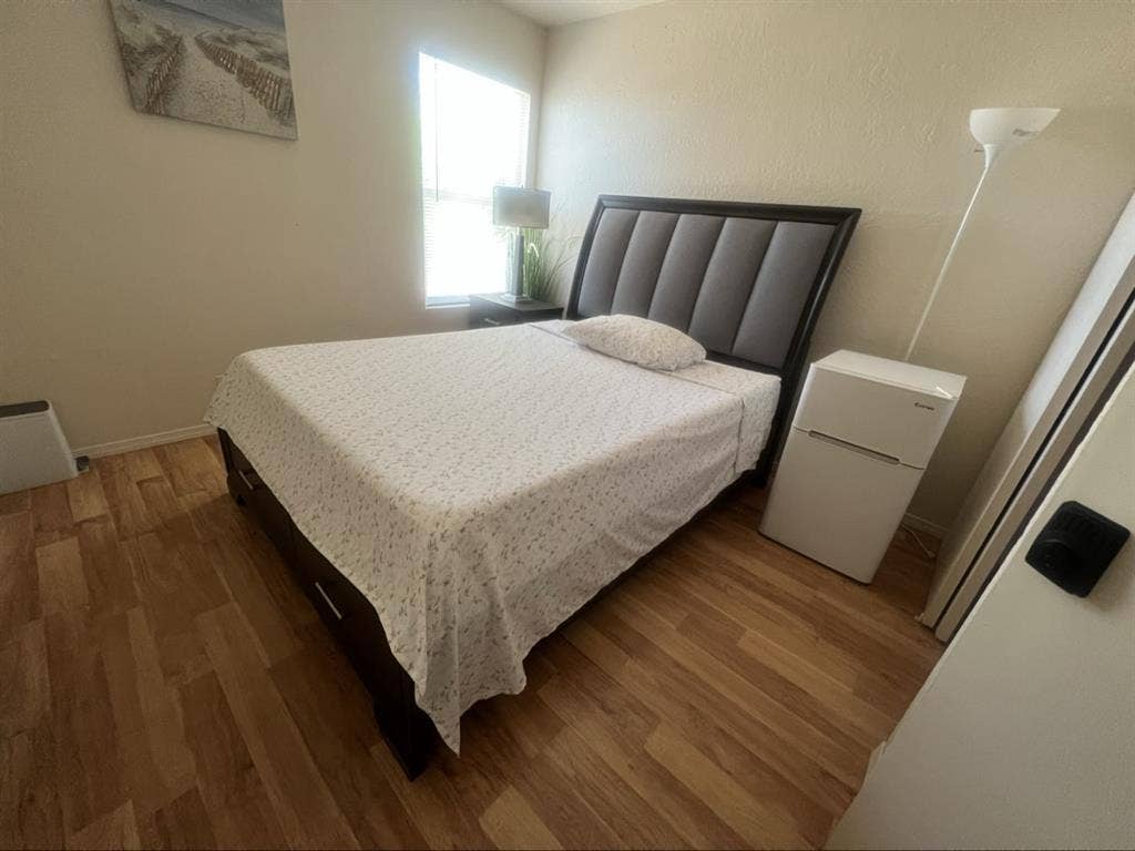 1 bedroom/shared bath