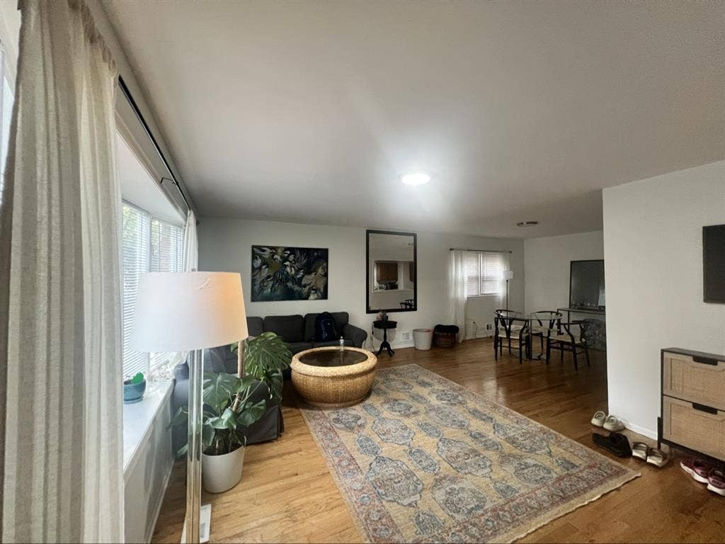 Large room with everything included
