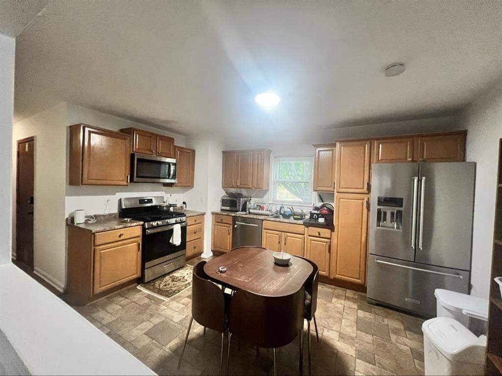 Large room with everything included