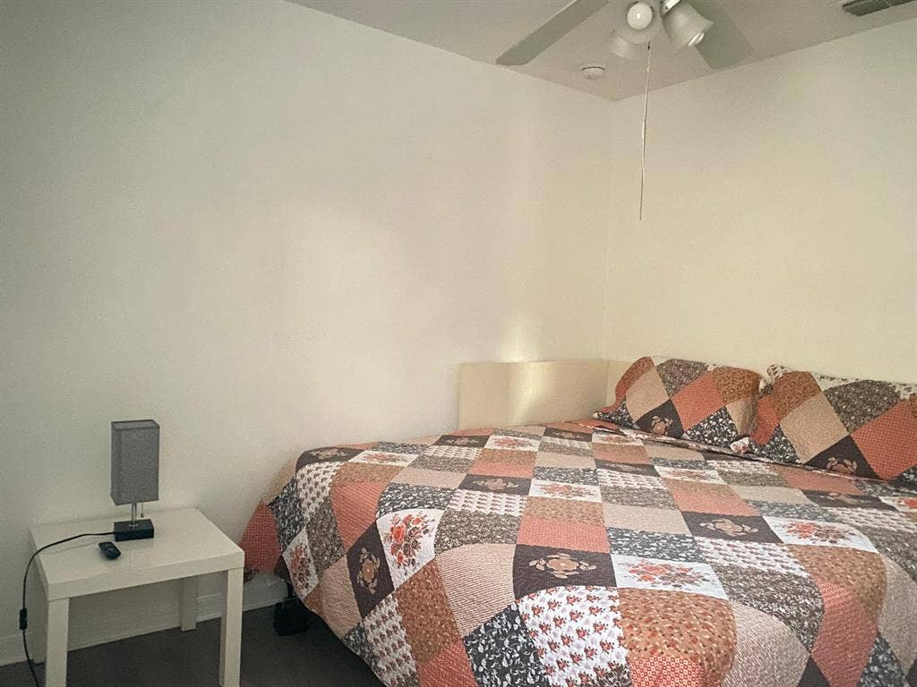 Beautiful King Bed Private Room