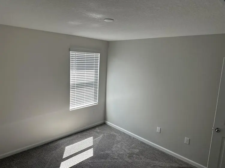 CHEAP ROOM INSIDE HOME! DONT MISS