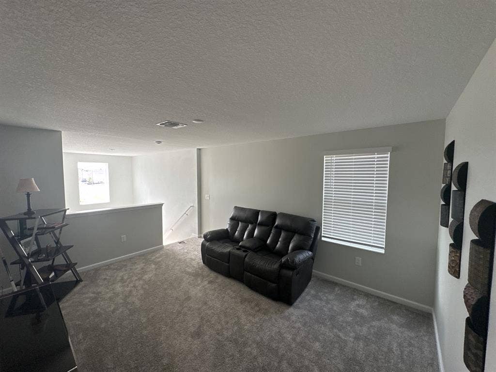 CHEAP ROOM INSIDE HOME! DONT MISS