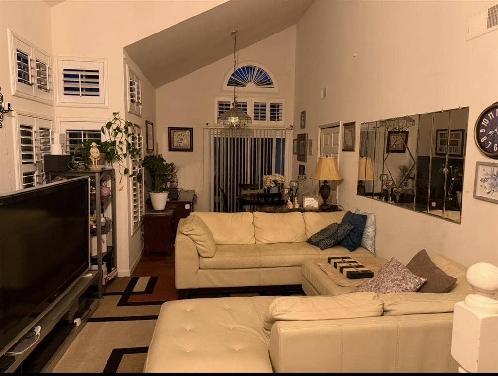 Safe and clean home, can be furnish