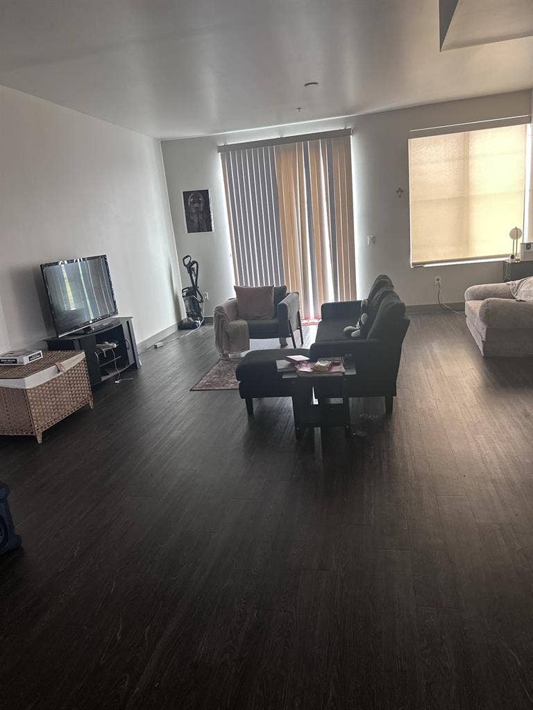 Beautiful large room w/ privatebath