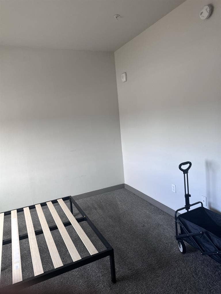 Beautiful large room w/ privatebath
