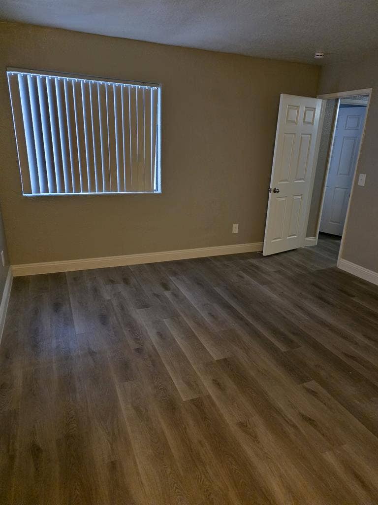 Looking for a Good Roommate