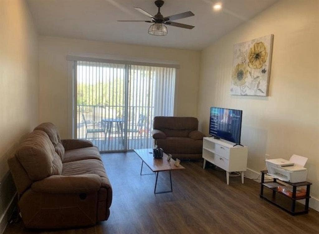 Looking for a roommate!