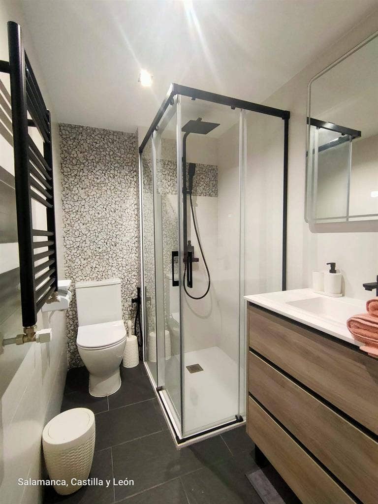 Private room with en-suite bathroom