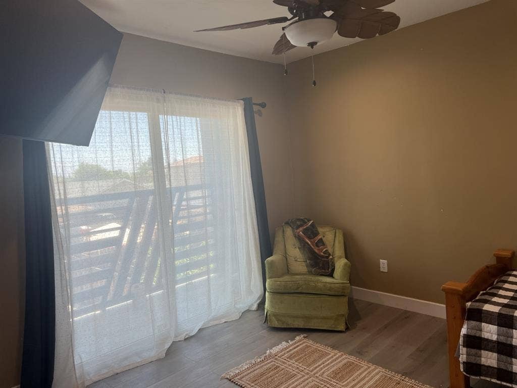 Furnished room bills included