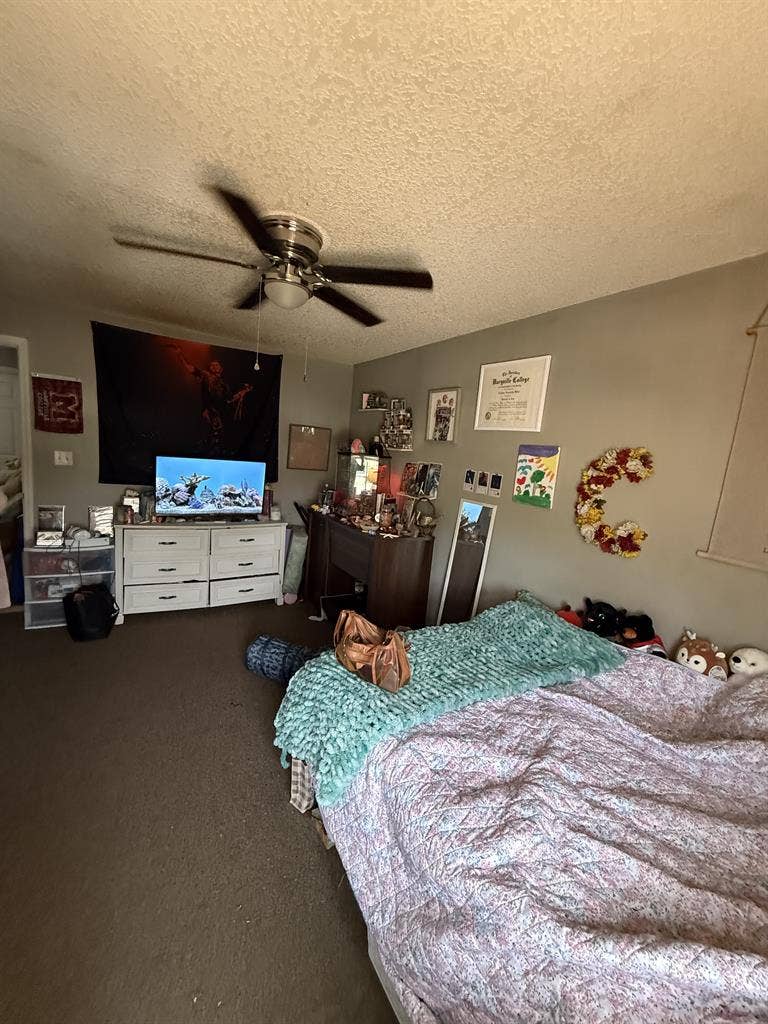 Private Bed and Bath In Townhouse!