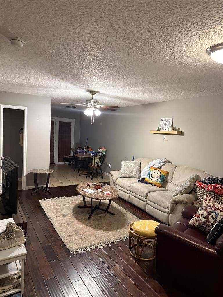 Private Bed and Bath In Townhouse!