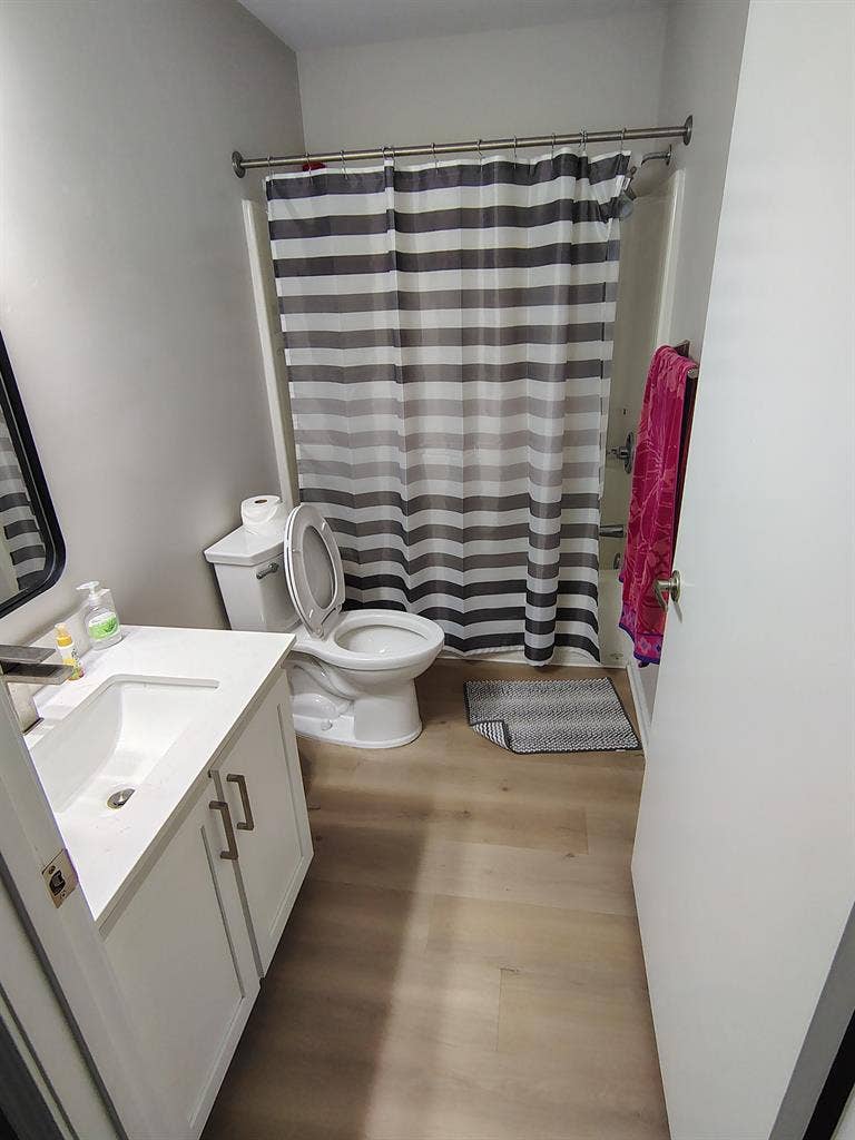 Looking for a roommate