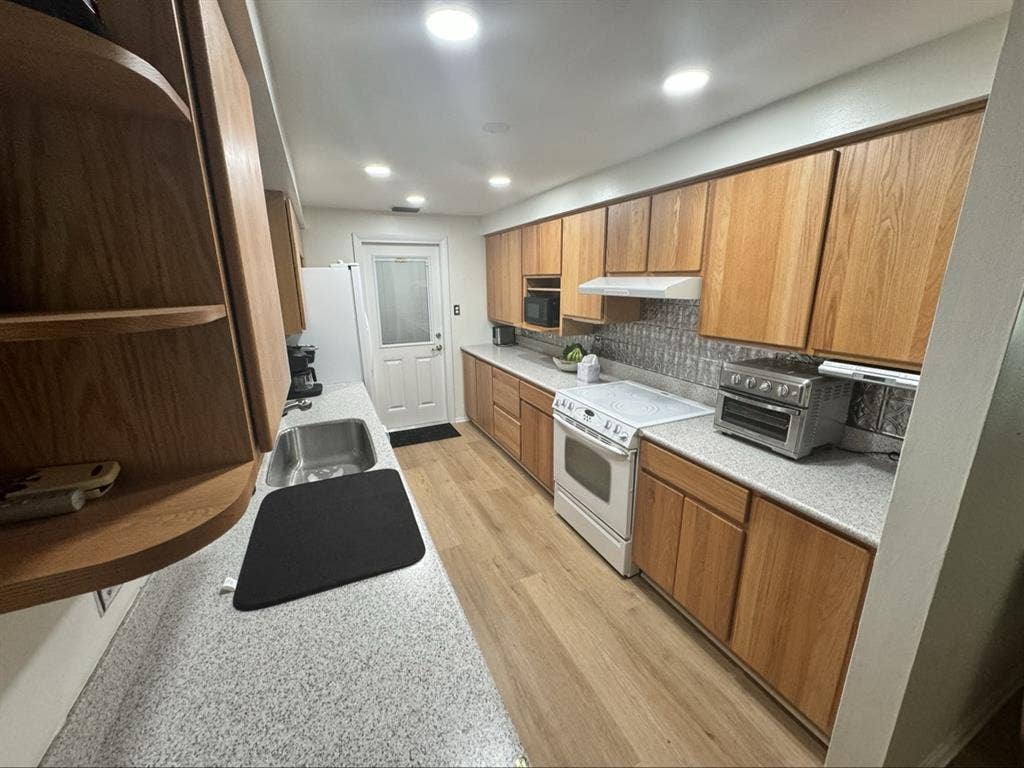 Fully furnished Private Room