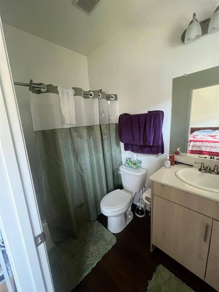 Looking for 1 more Roommate