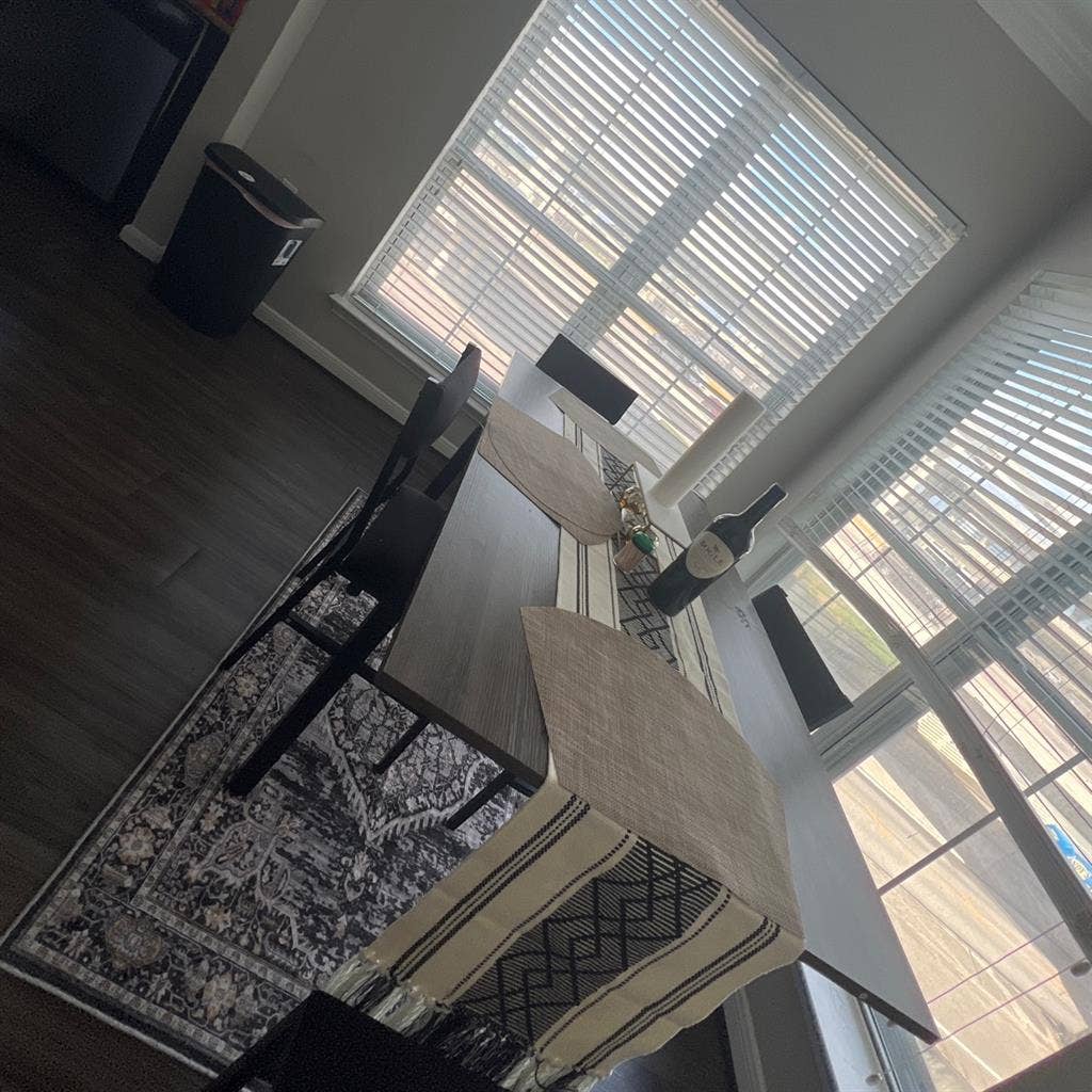 1bedroom in 2B1B for woman. August