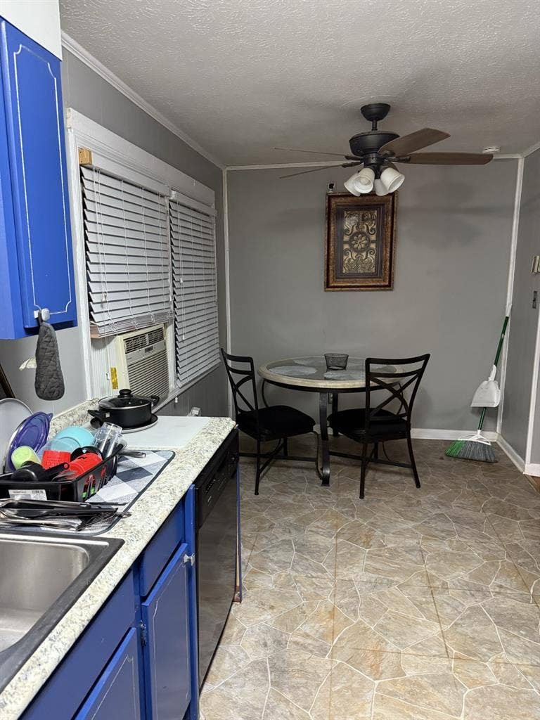 Private Room near Skibo Mall