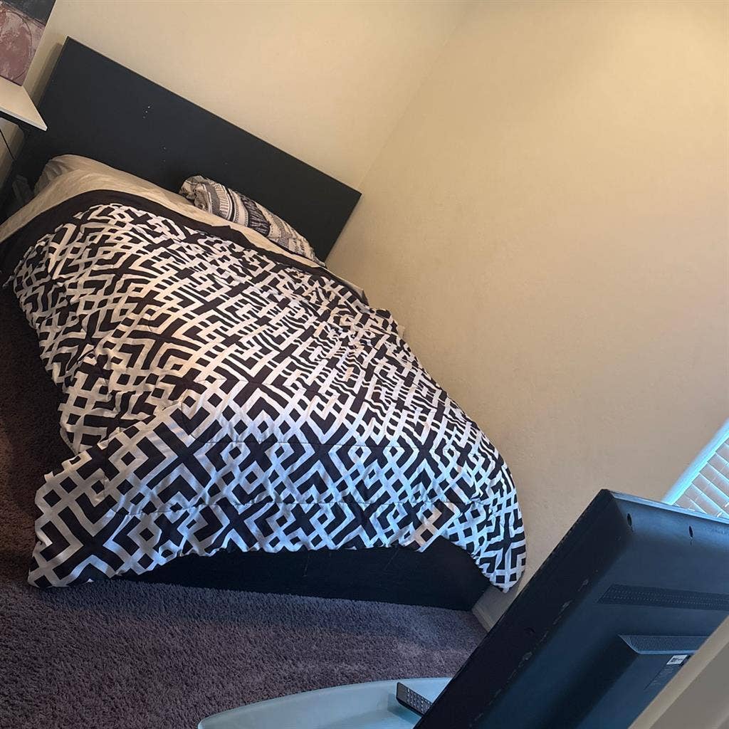 Furnished room for rent in SPHX