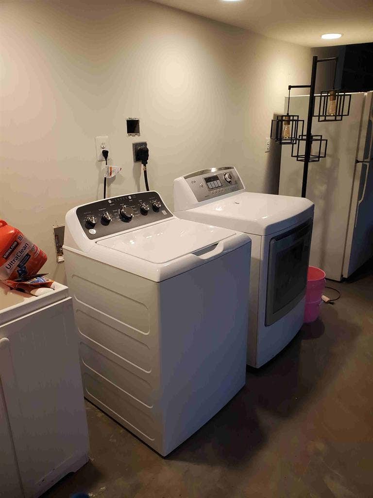Women Only-Furnished BR Alexandria