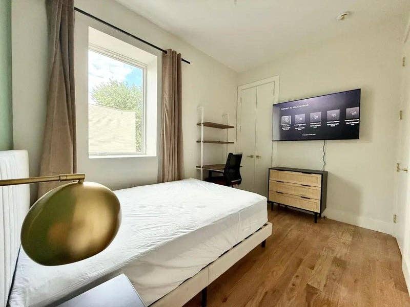 Room for Student or Professional