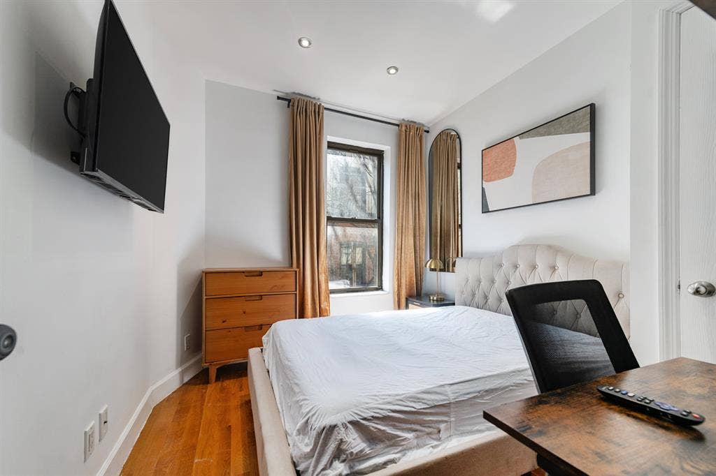 Room for Student or Professional