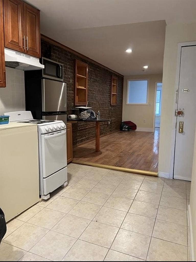 Manhattan Room Available for Sublet
