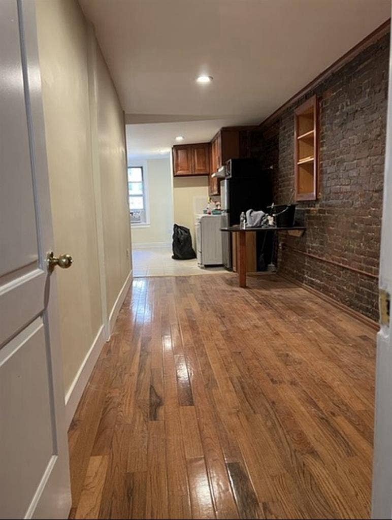 Manhattan Room Available for Sublet