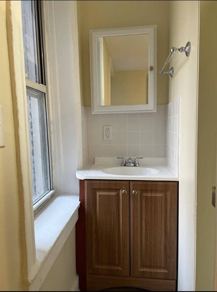 Manhattan Room Available for Sublet