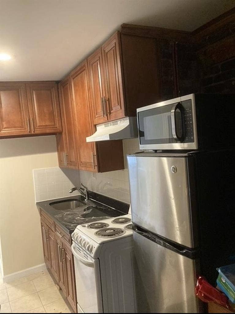 Manhattan Room Available for Sublet