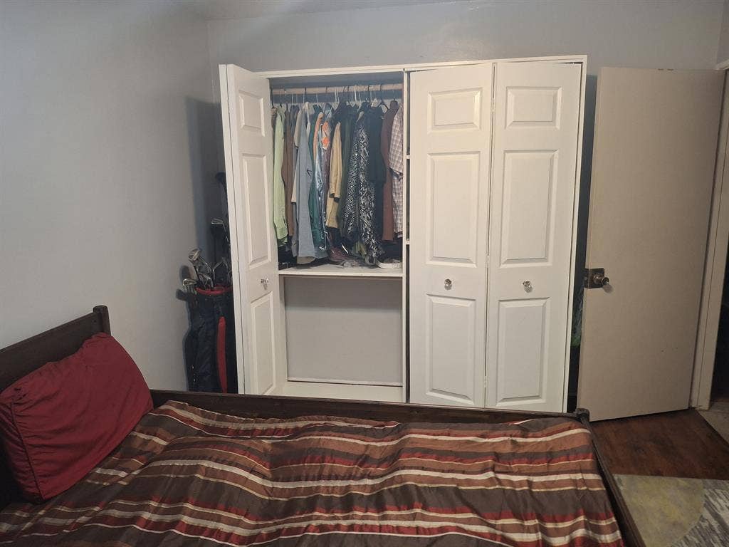 Modest furnished cozy private room