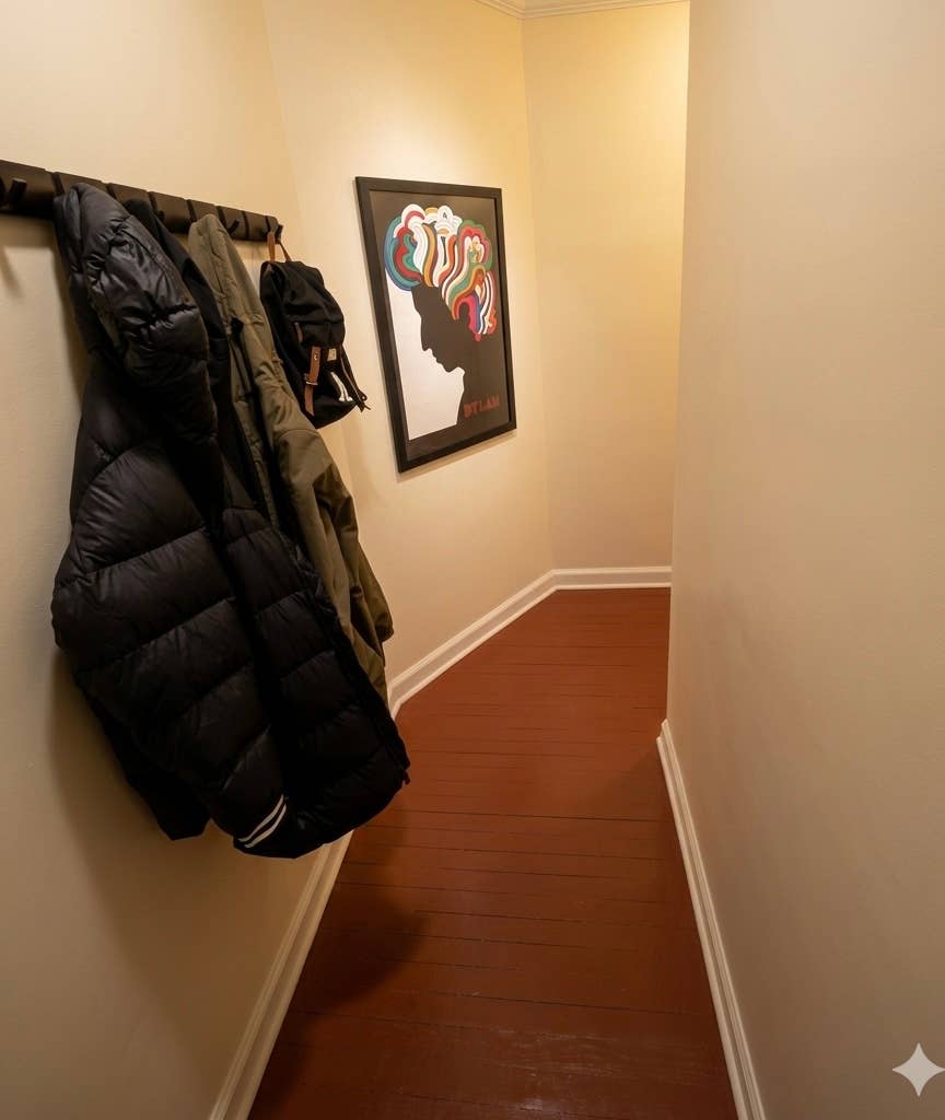 Small room 60 sqft. Short term rent