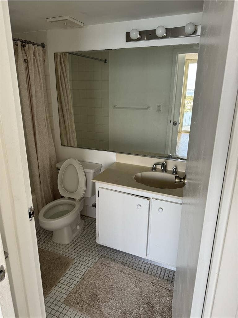 Great room in north bay village