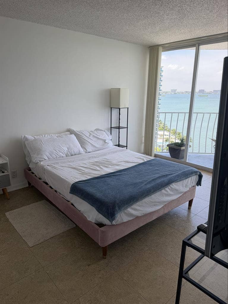 Great room in north bay village