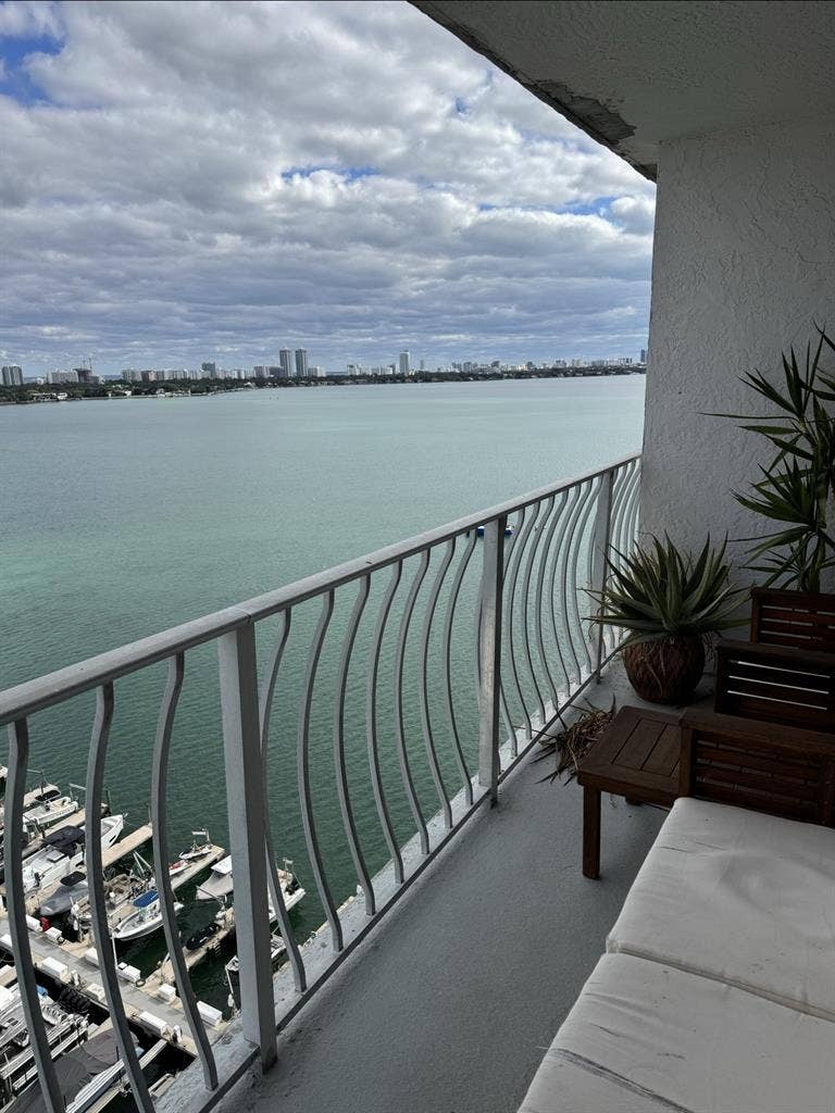 Great room in north bay village