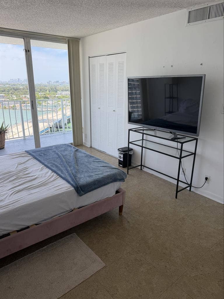 Great room in north bay village