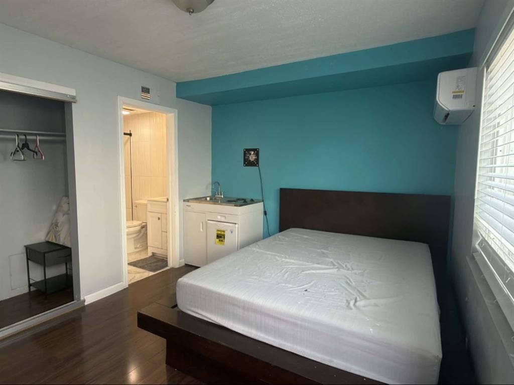 Fully furnished studio in Mira Mesa