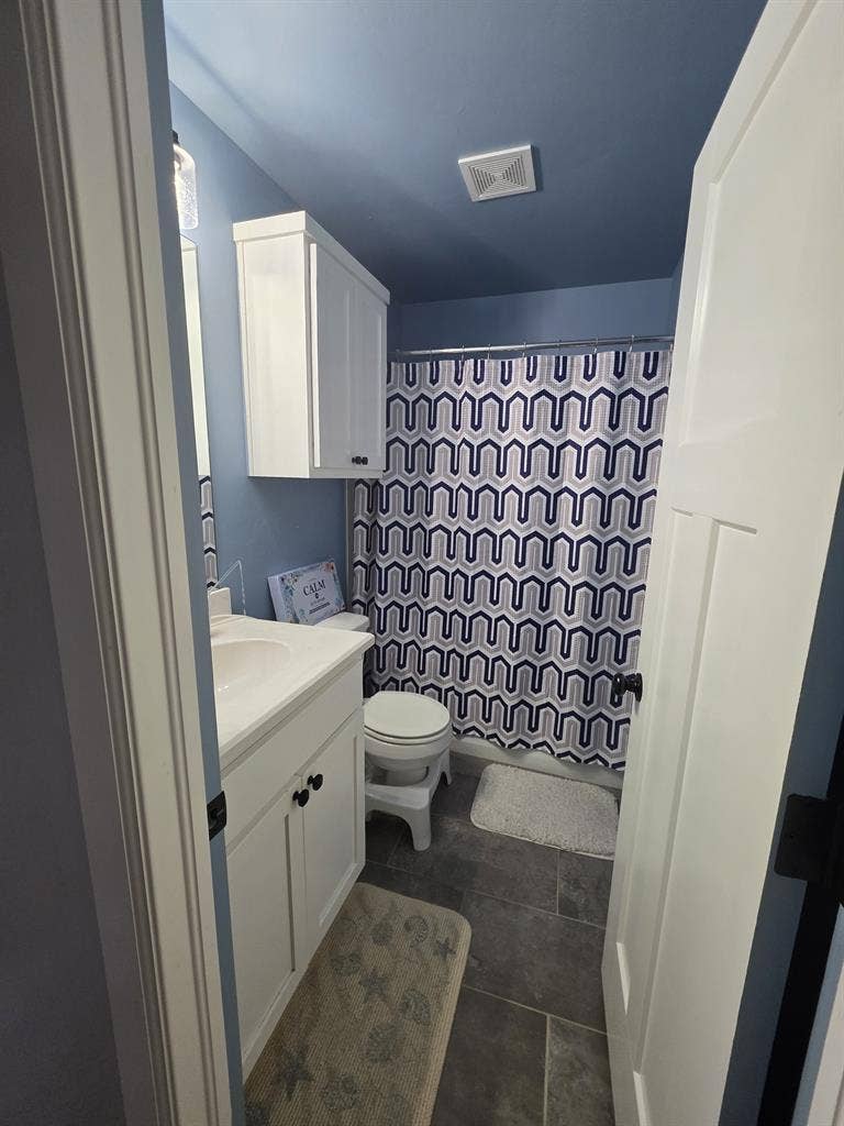 Room for rent in 3 bed home