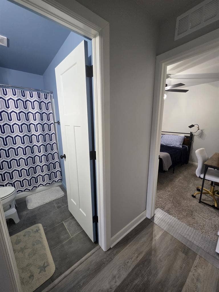 Room for rent in 3 bed home