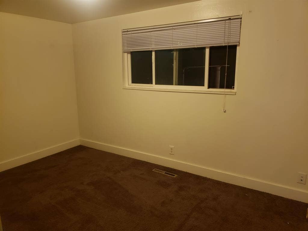 Room For Rent Available May 1