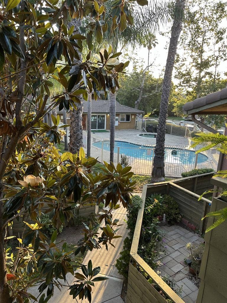 Large room in shared 2 bed condo