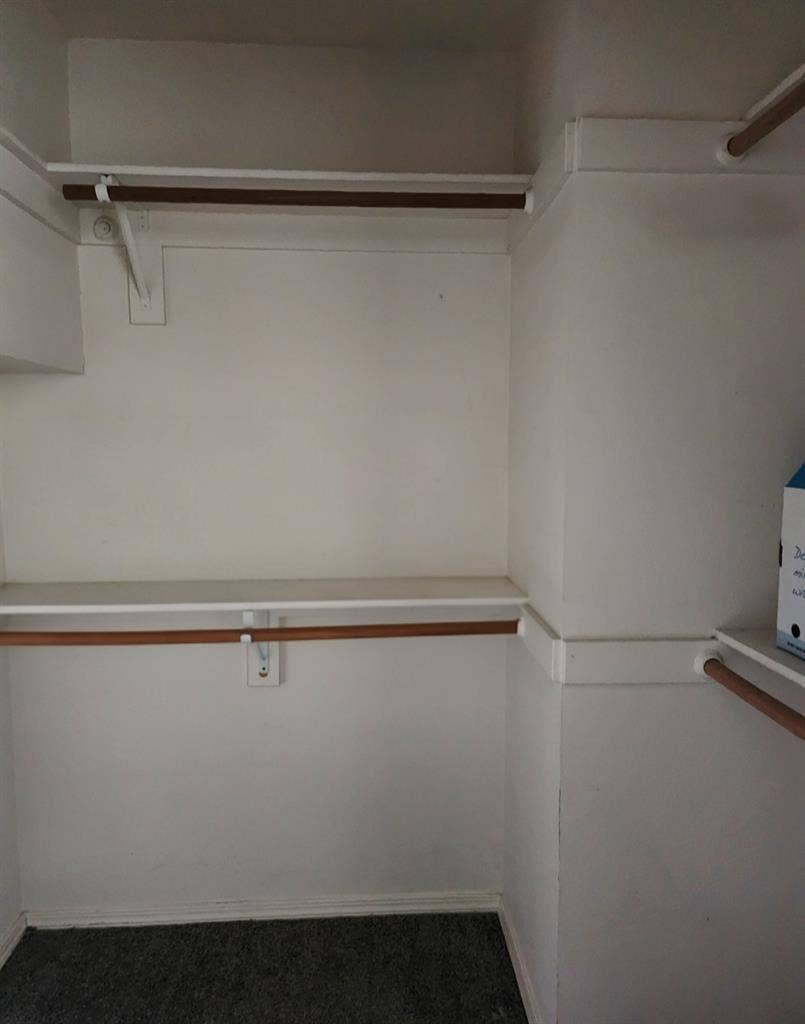 Bdrm, bthrm, walk in closet
