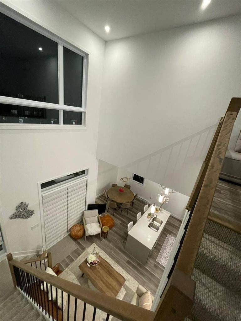 Has a room to rent