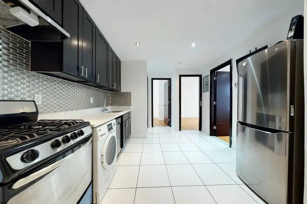 Furnished RoomI6min to Central Park