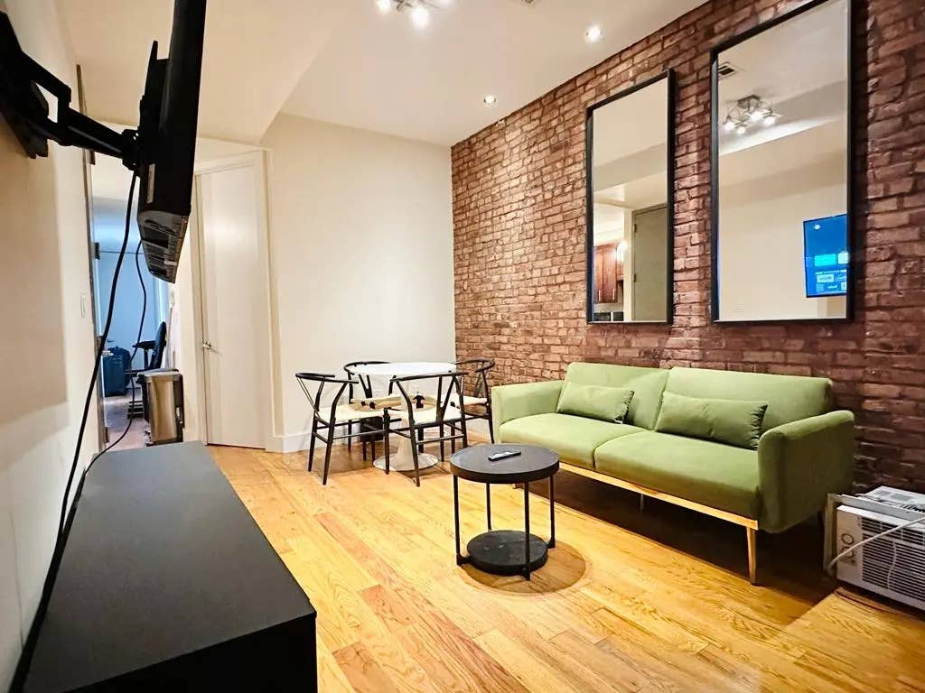 Furnished Room I #488