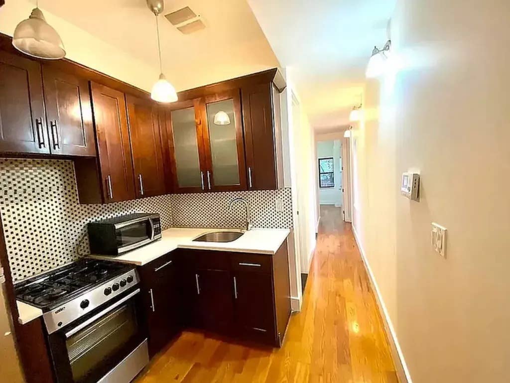 Furnished Room I #488